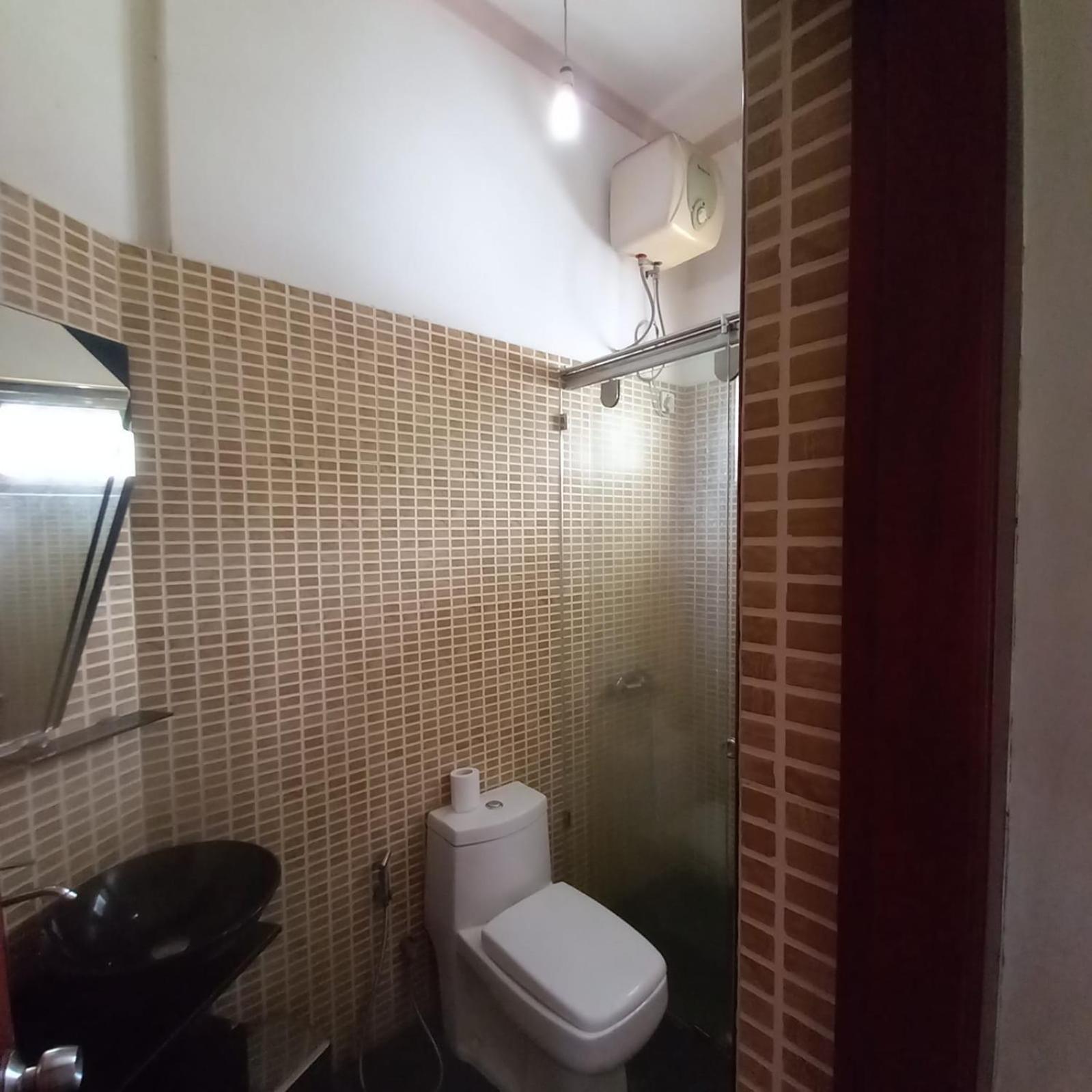Crown Hills Kandy Inn エクステリア 写真